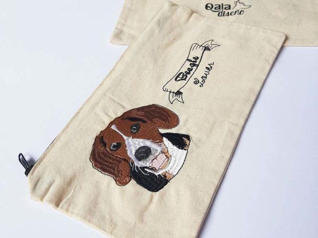 Cartuchera bordada beagle